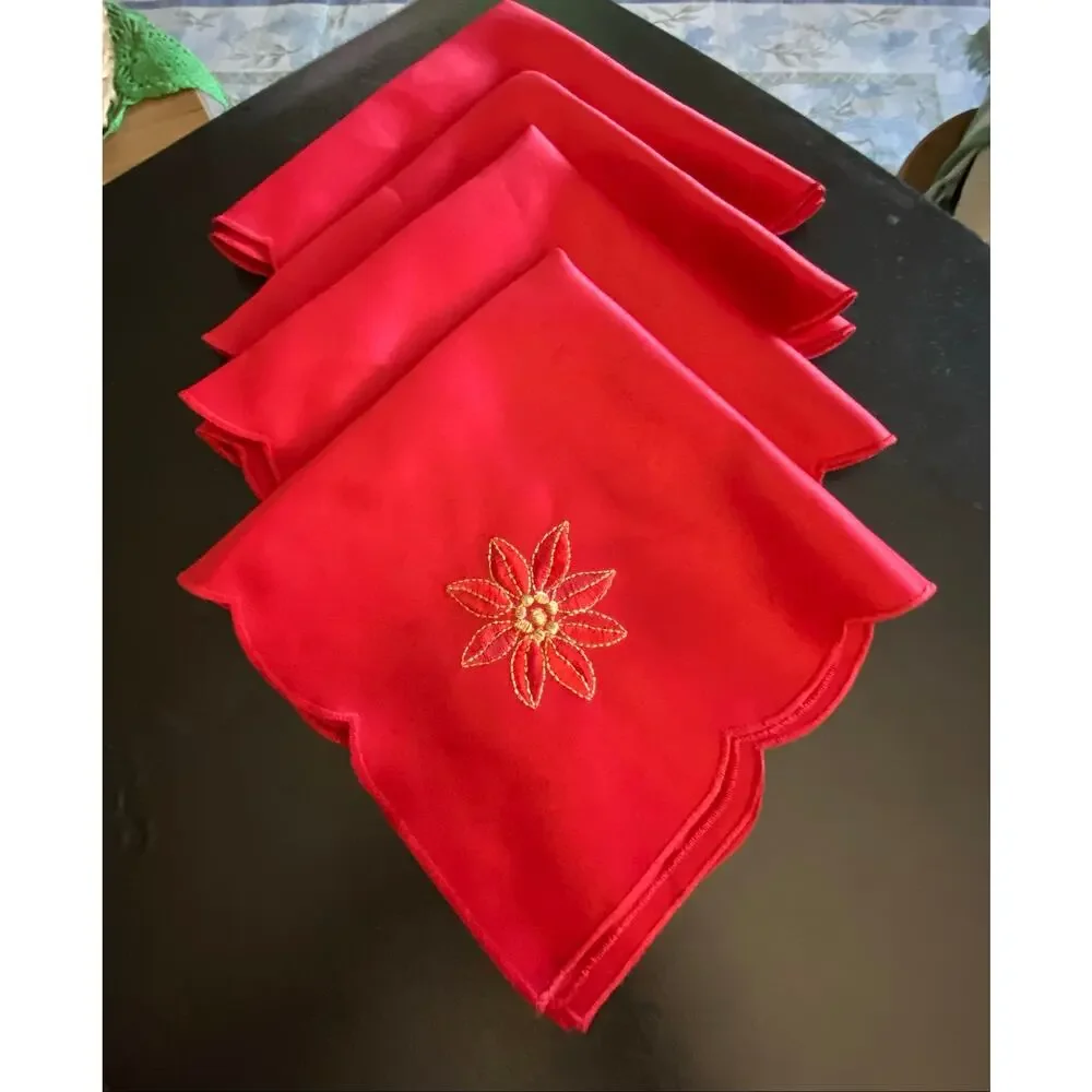 Set of 5 Red Embroidered Poinsettia Holiday Cloth Napkins Scalloped Edge Linens